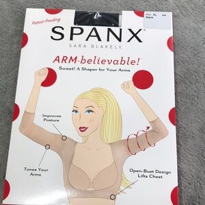 Spanx Arm Believable  Arm Slimming Top in Black New